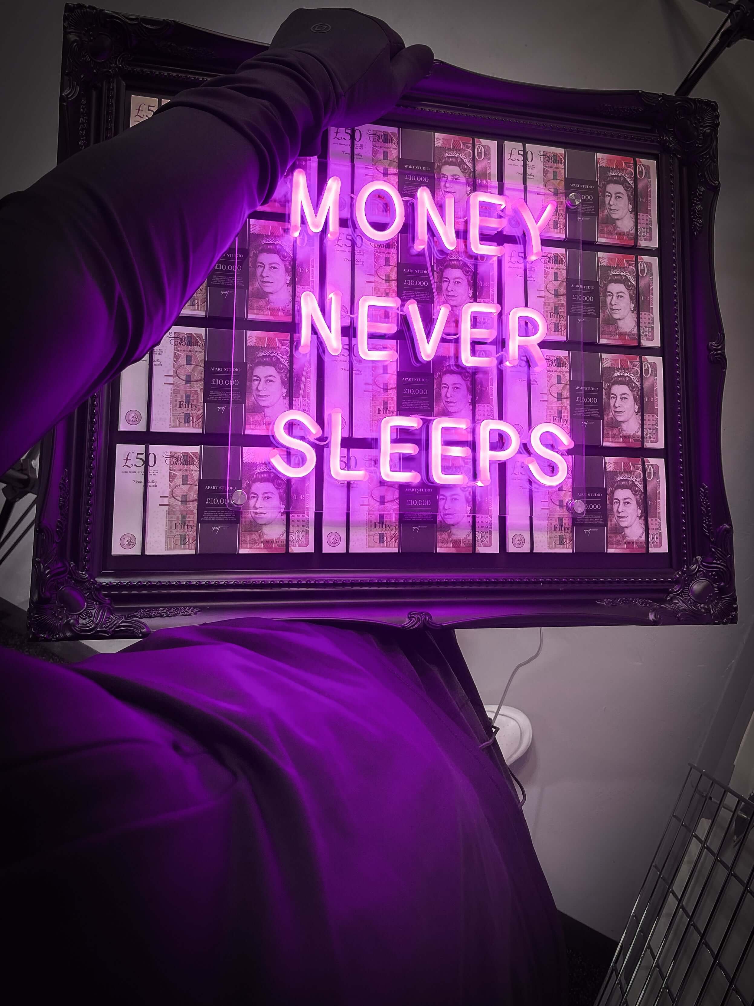 Money Never Sleeps V1 LED frame - GBP - Image 2